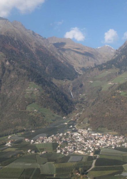 Foto simbolica: Vista su Parcines e verso la Val di Tel Parcines